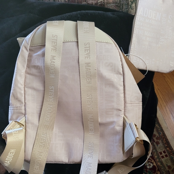 Backpack/purse with attached pouch Oatmeal Color - Picture 6 of 8